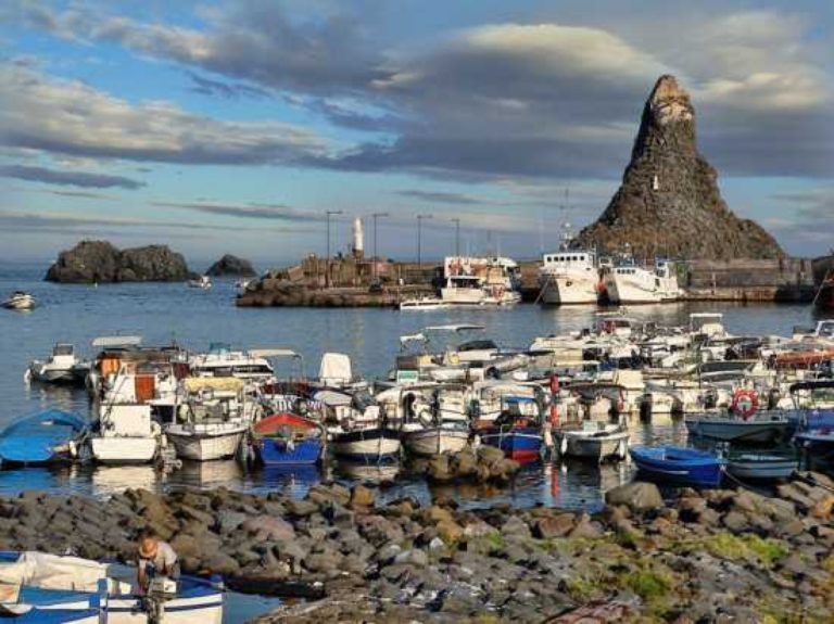 The little fishing village of Acitrezza