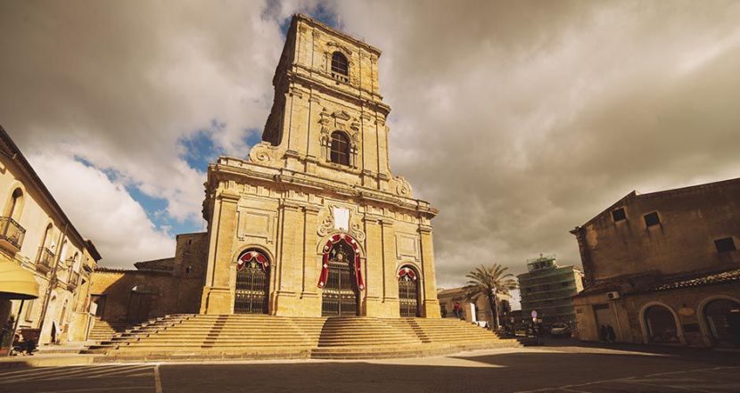 Enna is known as Sicily's Belvedere, located on high hill in the heart of the island, has retained its historic appearance.